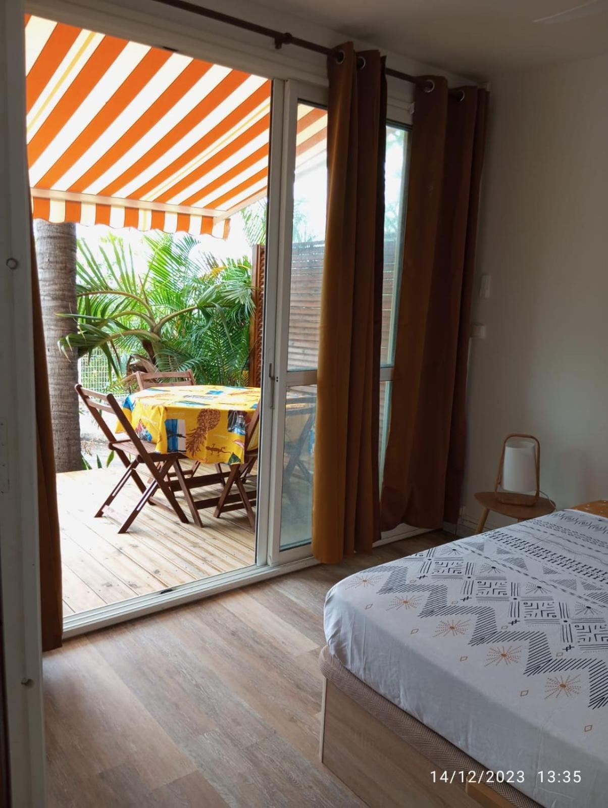 Leu Doux Bruit Des Vagues Apartment Saint-Leu Exterior photo